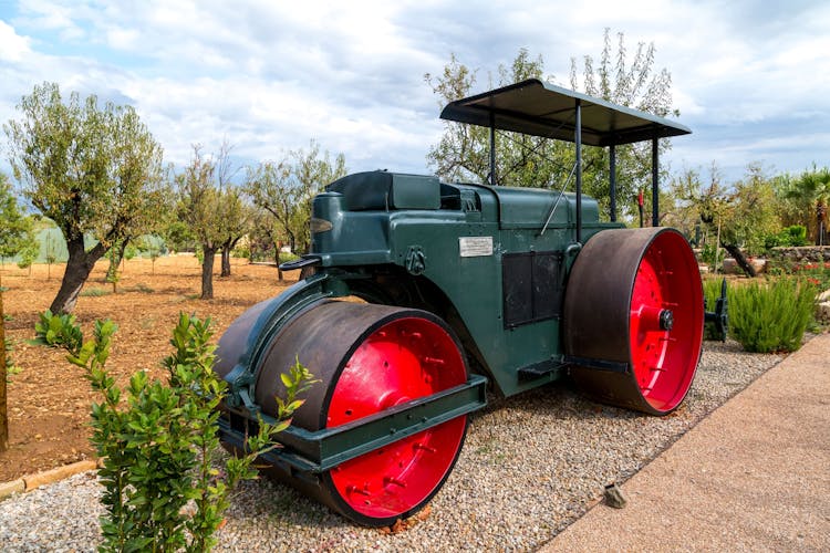 Majorca Winery Visit with Wine Tasting and Lunch