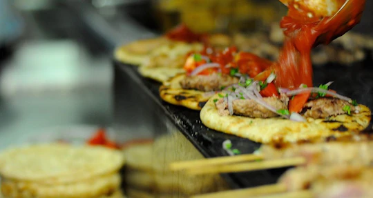 Small group delicious Athens guided food tour