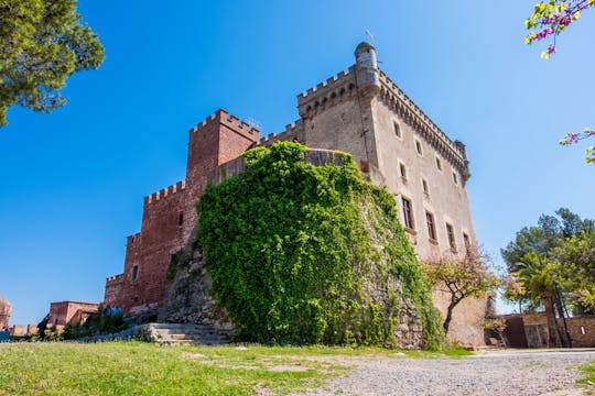 Castell de Castelldefels com visita guiada à experiência de Piratia