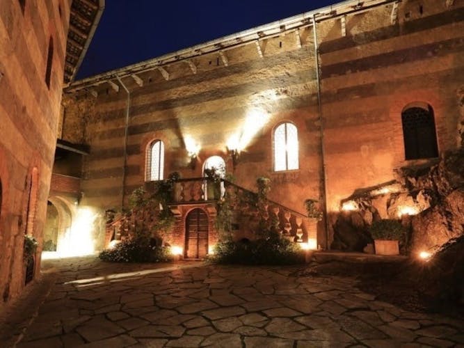 Gropparello Castle guided historical tour by night