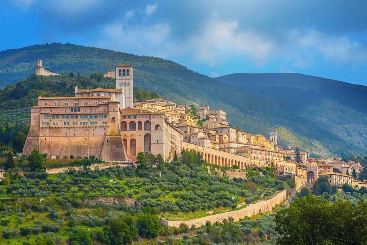 Orvieto and Assisi private tour with luxury vehicle