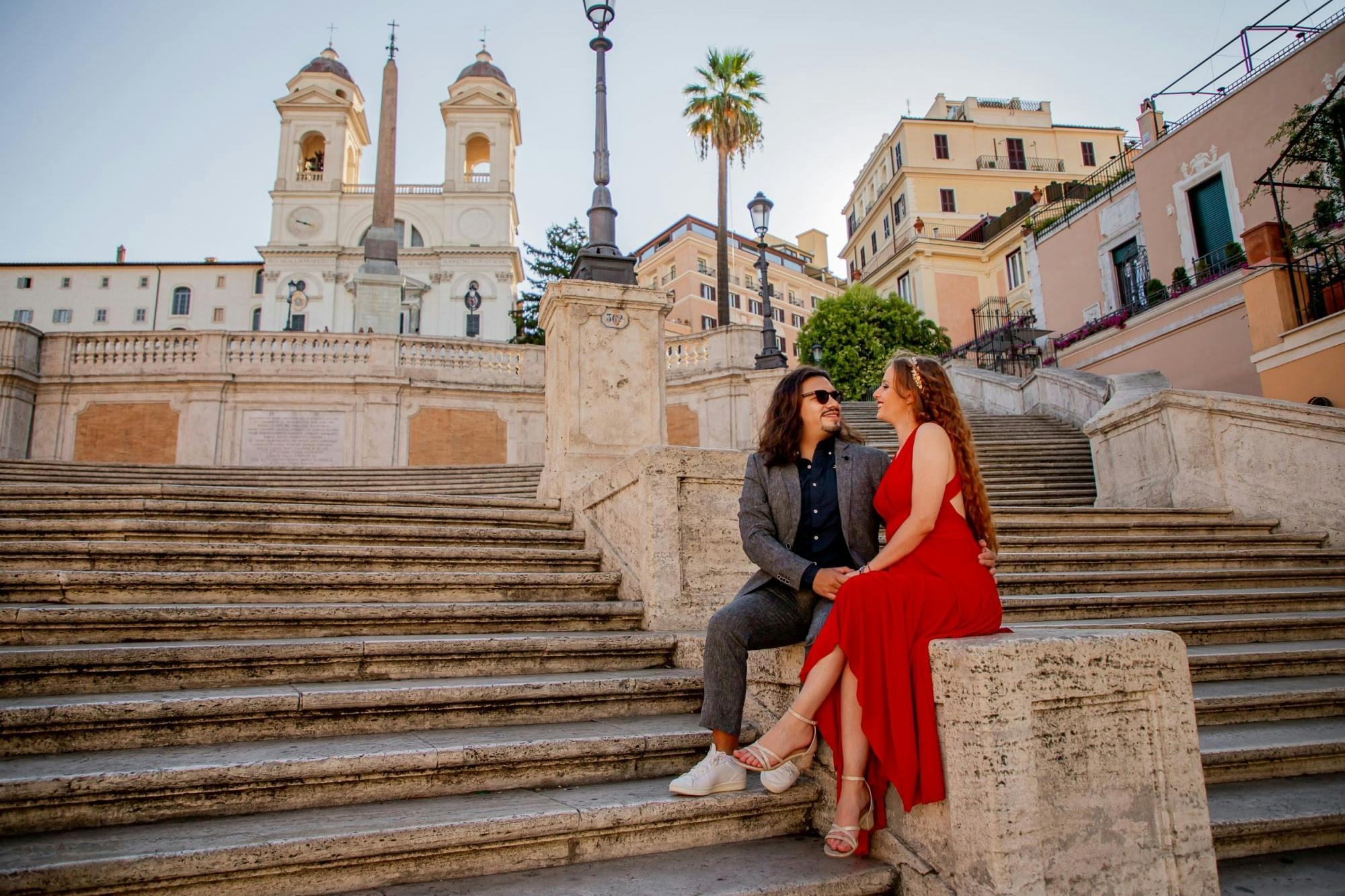 Professionelles Fotoshooting auf der Spanischen Treppe in Rom