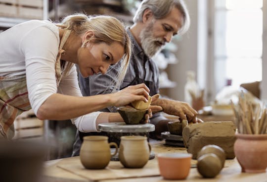 Lezione di ceramica a Genova con i tipici laggioni liguri