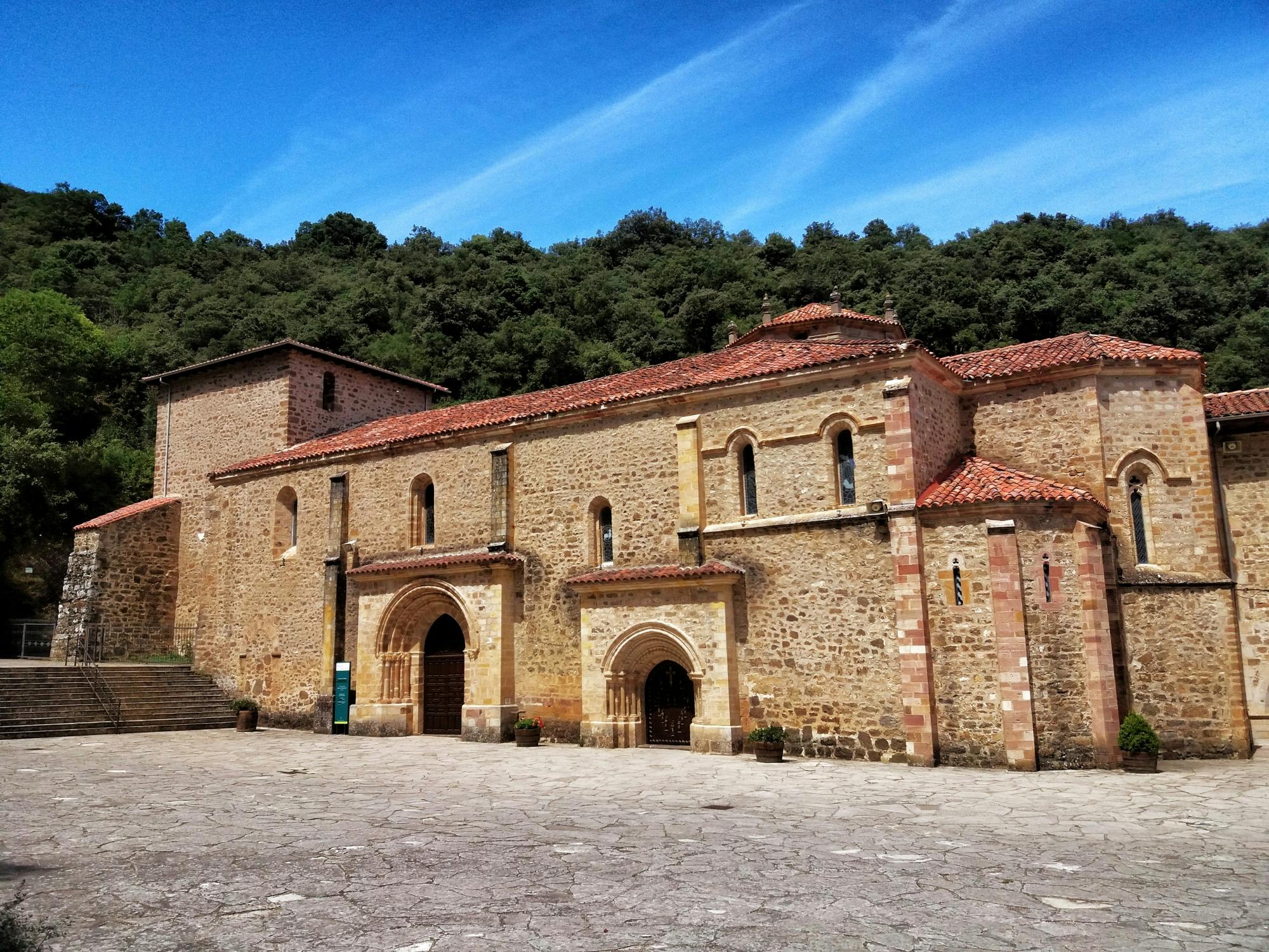 Journée de pèlerinage au monastère Santo Toribio de Liébana au départ de Santander