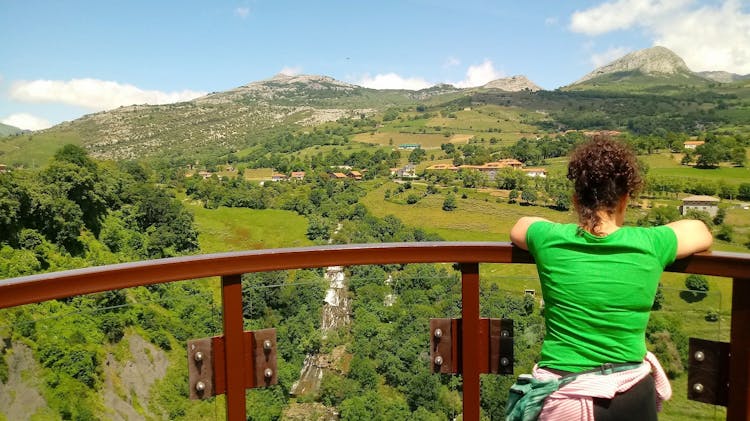 Canoening excursion and visit to the Collados del Asón region