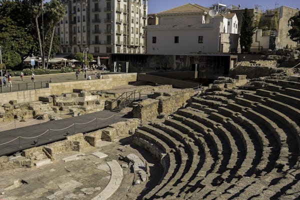 Wycieczka z przewodnikiem po Maladze z biletami do Alcazaby, teatru rzymskiego i katedry