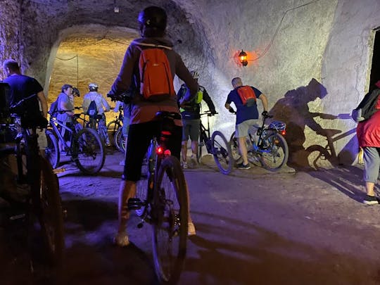 Vía Apia con recorrido subterráneo en bicicleta eléctrica romana