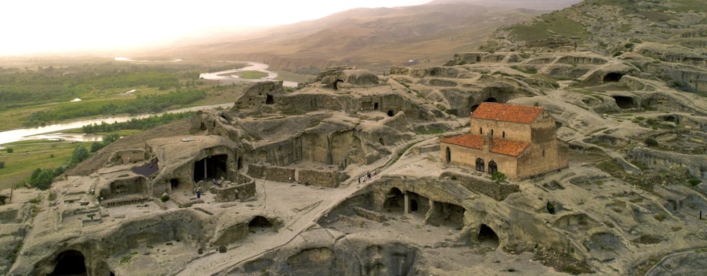 Miasto jaskiniowe Uplistsikhe, klasztor Dżwari i więcej całodniowej wycieczki z Tbilisi