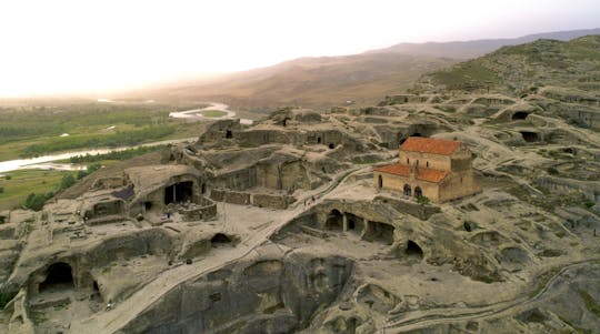 Ville troglodyte d'Uplistsikhe, monastère de Jvari et excursion d'une journée complète au départ de Tbilissi