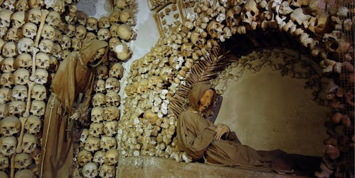 Criptas, aquedutos antigos e esqueletos excursão guiada para pequenos grupos