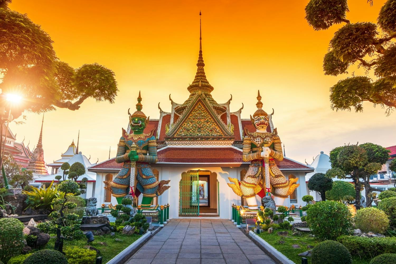 Pacchetto tour a piedi autoguidato dei templi di Bangkok