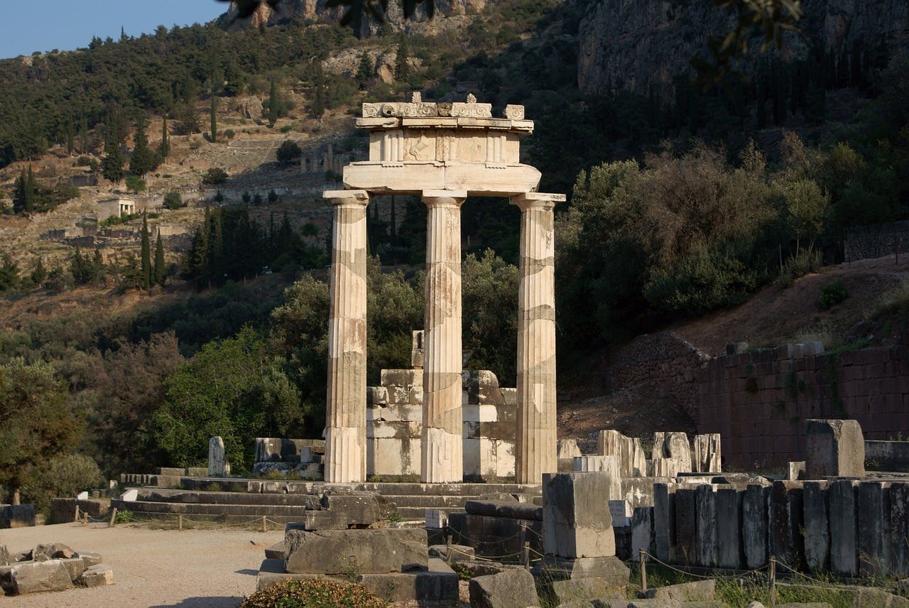 Visite privée d'une journée du village de Delphes et d'Arachova au départ d'Athènes