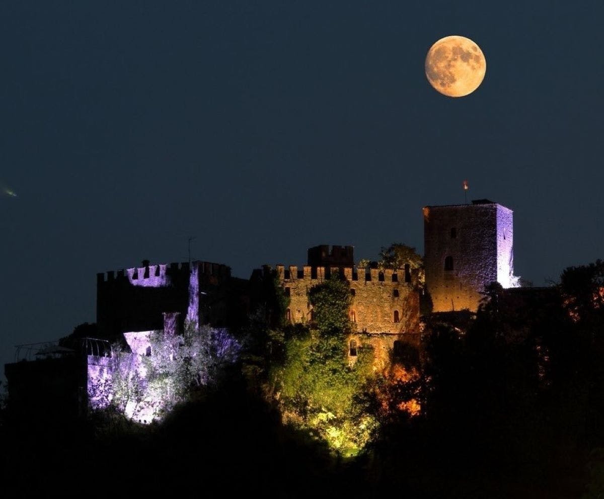 Gropparello Castle begeleide historische rondleiding 's nachts
