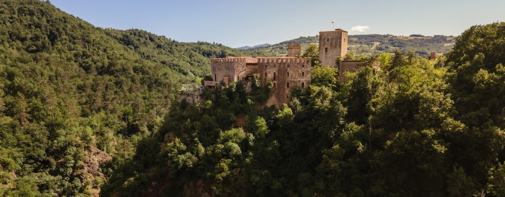 Wycieczka z przewodnikiem po zamku Gropparello i lunch w średniowiecznej tawernie