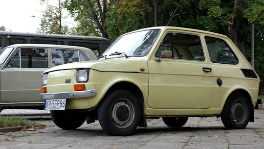 Paseo en auto antiguo de 90 minutos en Nowa Huta