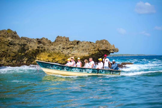 Tour of Boca de Yuma cliffs and beach with pick-up and boat ride
