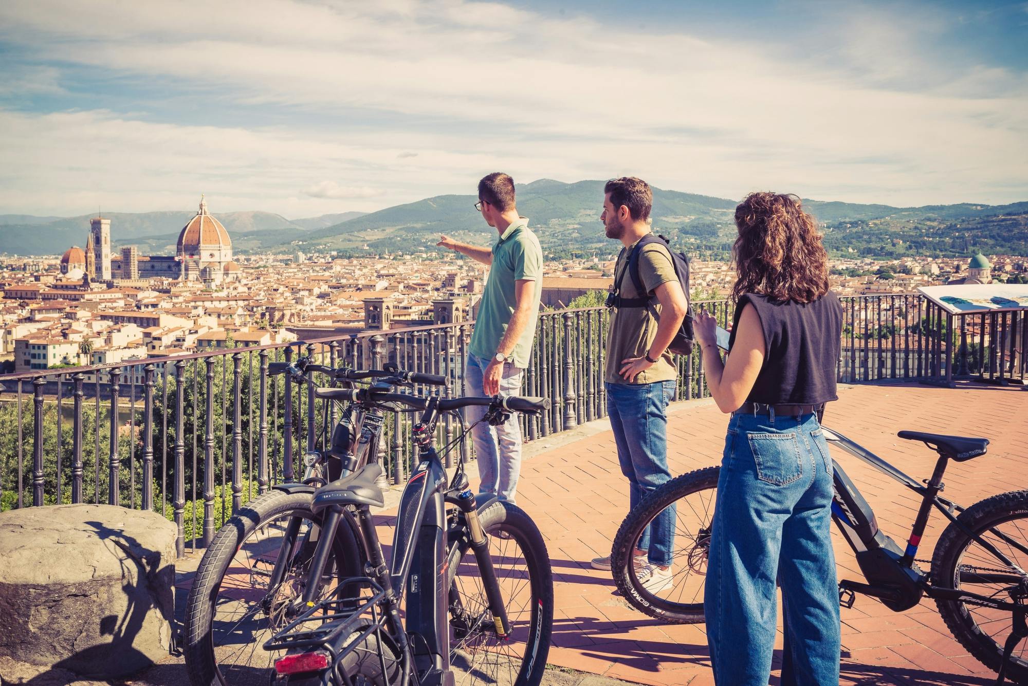 Passeio de bicicleta elétrica pelas colinas ao redor de Florença com sorvete