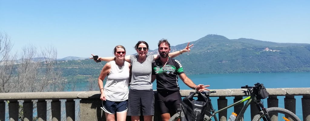 Excursión en bicicleta eléctrica desde Appian Way hasta el lago Castel Gandolfo con almuerzo