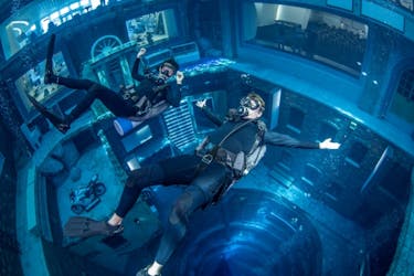 Deep Dive Dubai PADI découverte plongée sous-marine pour débutants