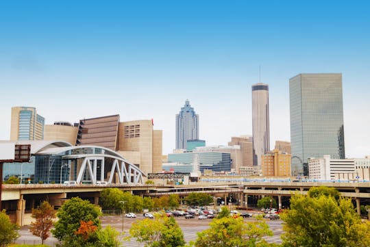 Visite o centro de Atlanta no jogo de exploração entre o passado e o presente