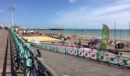 Visita i punti salienti di Brighton con un'app mobile per giochi di esplorazione