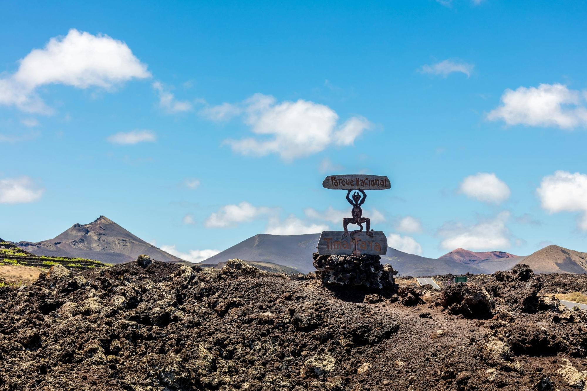 Visite des volcans et grottes de Lanzarote au départ de Fuerteventura ...