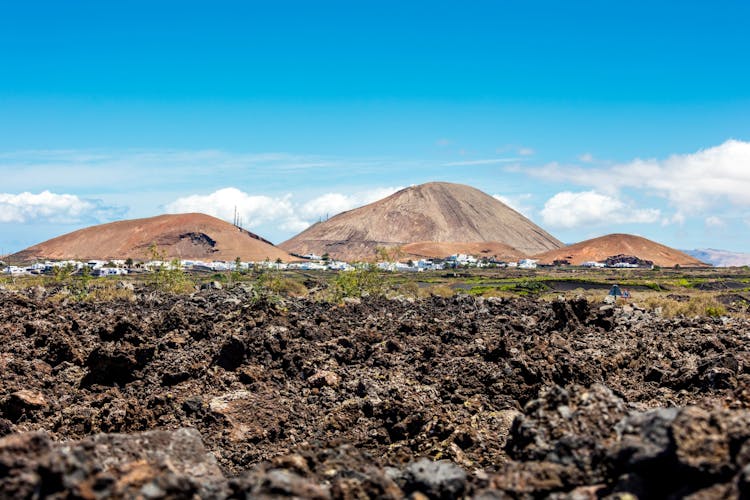 Lanzarote Volcanoes and Caves Tour from Fuerteventura