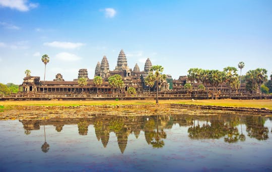 Alba di Angkor Wat con tour privato di Ta Prohm e Bayon