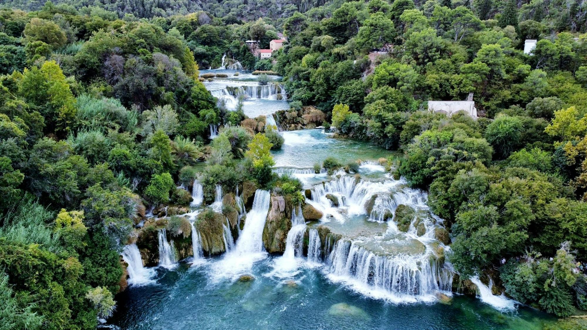 Tour zu den Krka-Wasserfällen ab Split – blaue und grüne Oase