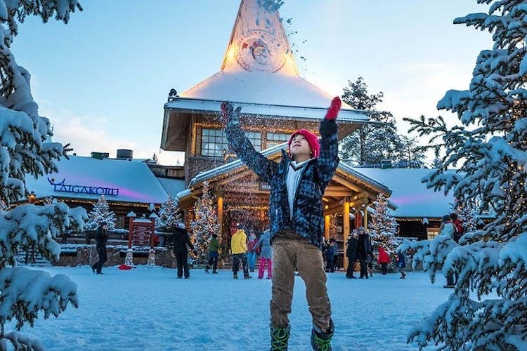 Full-Day private tour to Santa Claus Village from Levi