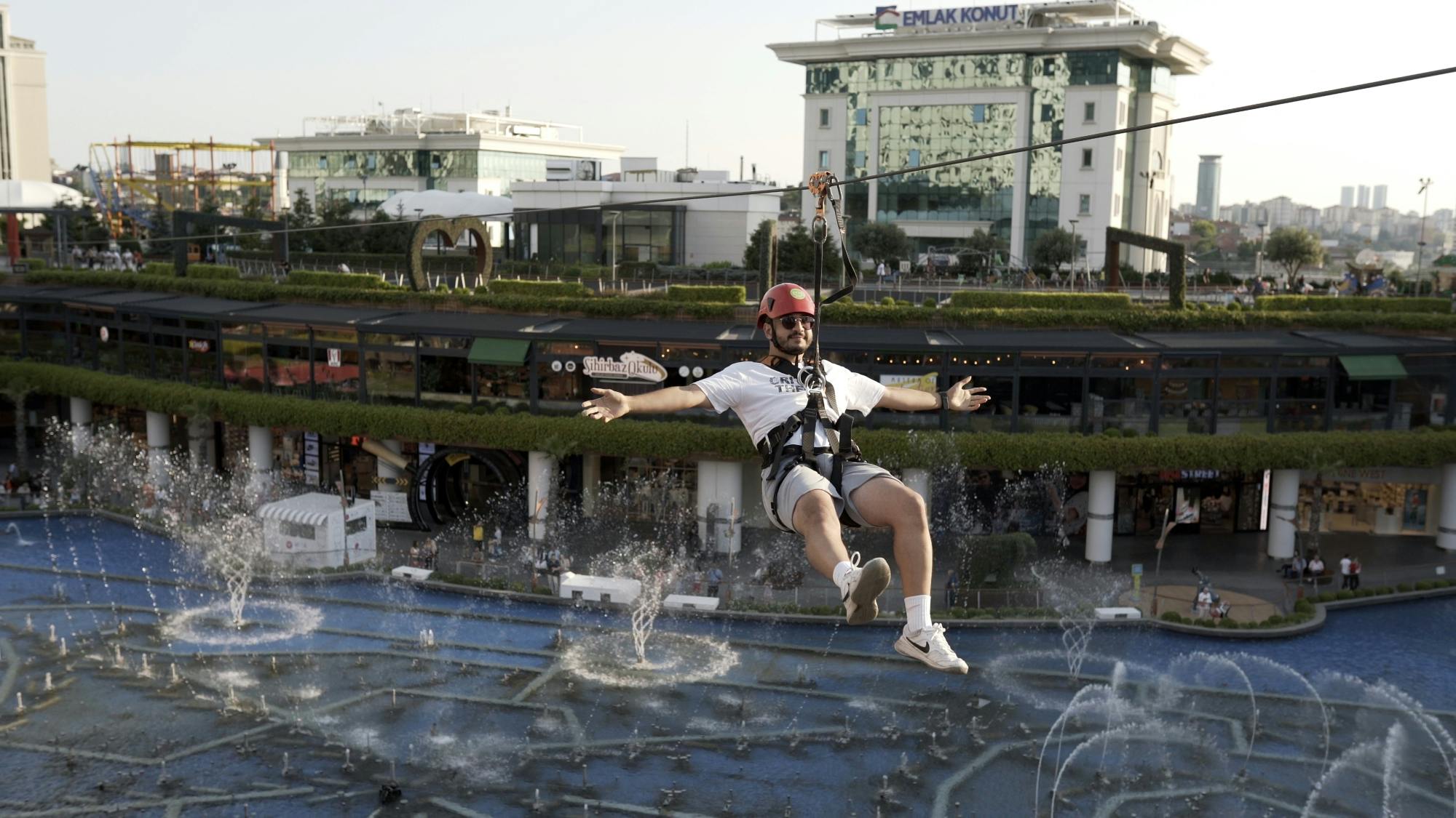 Istanbul Watergarden zip line experience