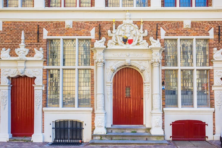 Self-guided audio tour through Bergkwartier and Brinks in Deventer