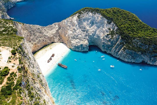 Croisière en petit groupe à la baie du Naufrage et mezés grecs au coucher du soleil