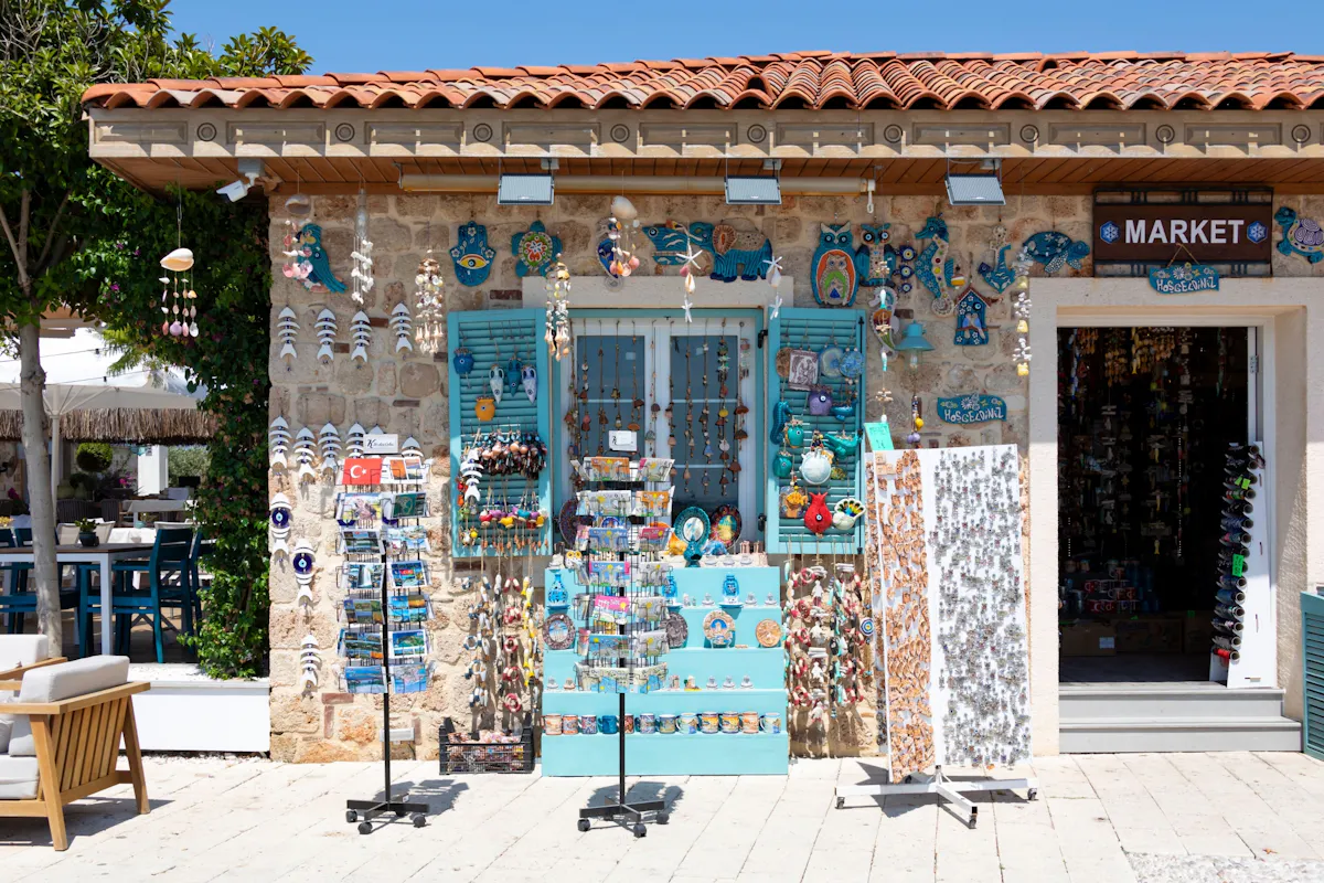 Side Cruise on Seher Yacht with Lunch and Local Drinks