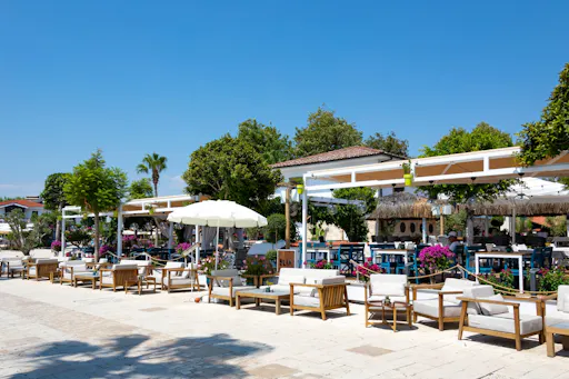 Side Cruise on Seher Yacht with Lunch and Local Drinks