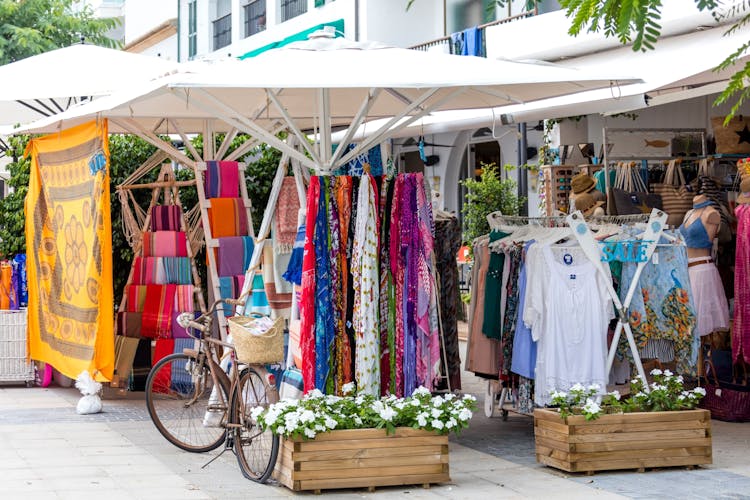 Farmers' Market and Formentor Tour from South of Majorca