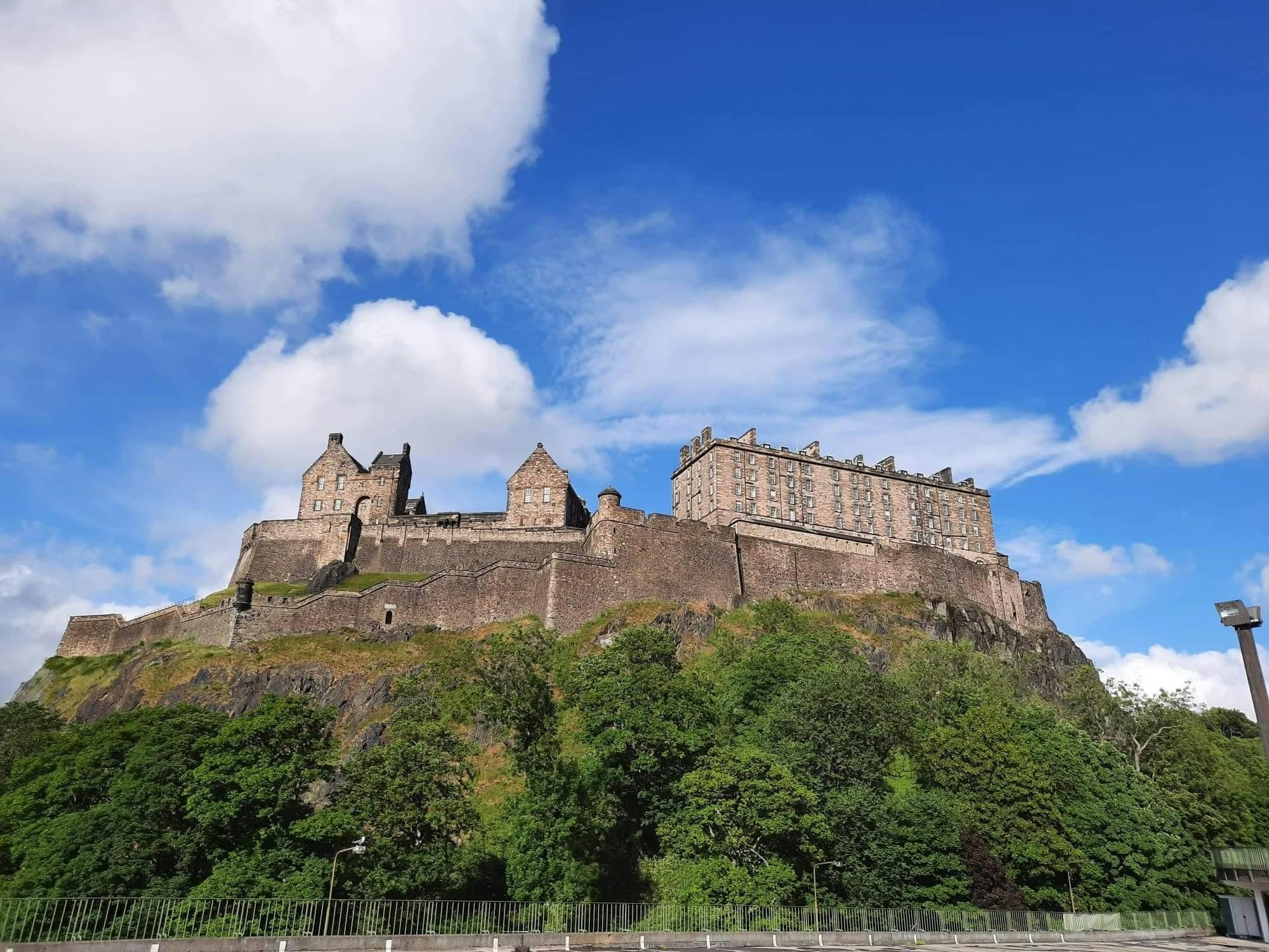 Full-day tour of Edinburgh with pick-up and drop-off