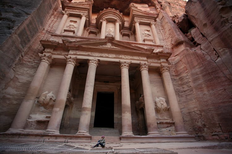 Round trip transfers to Petra