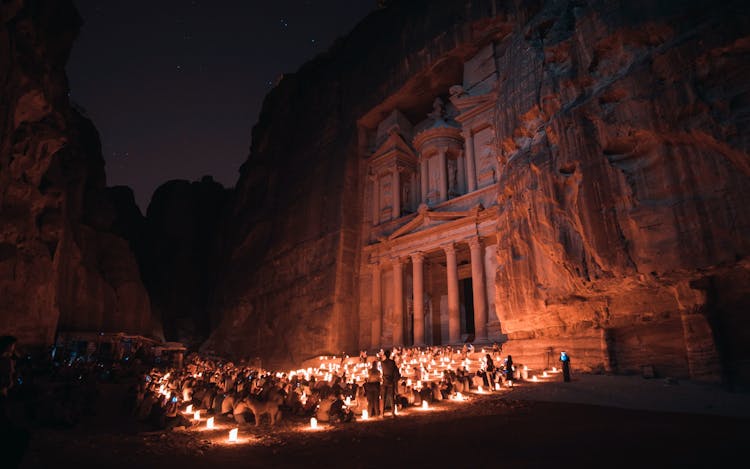 Round trip transfers to Petra