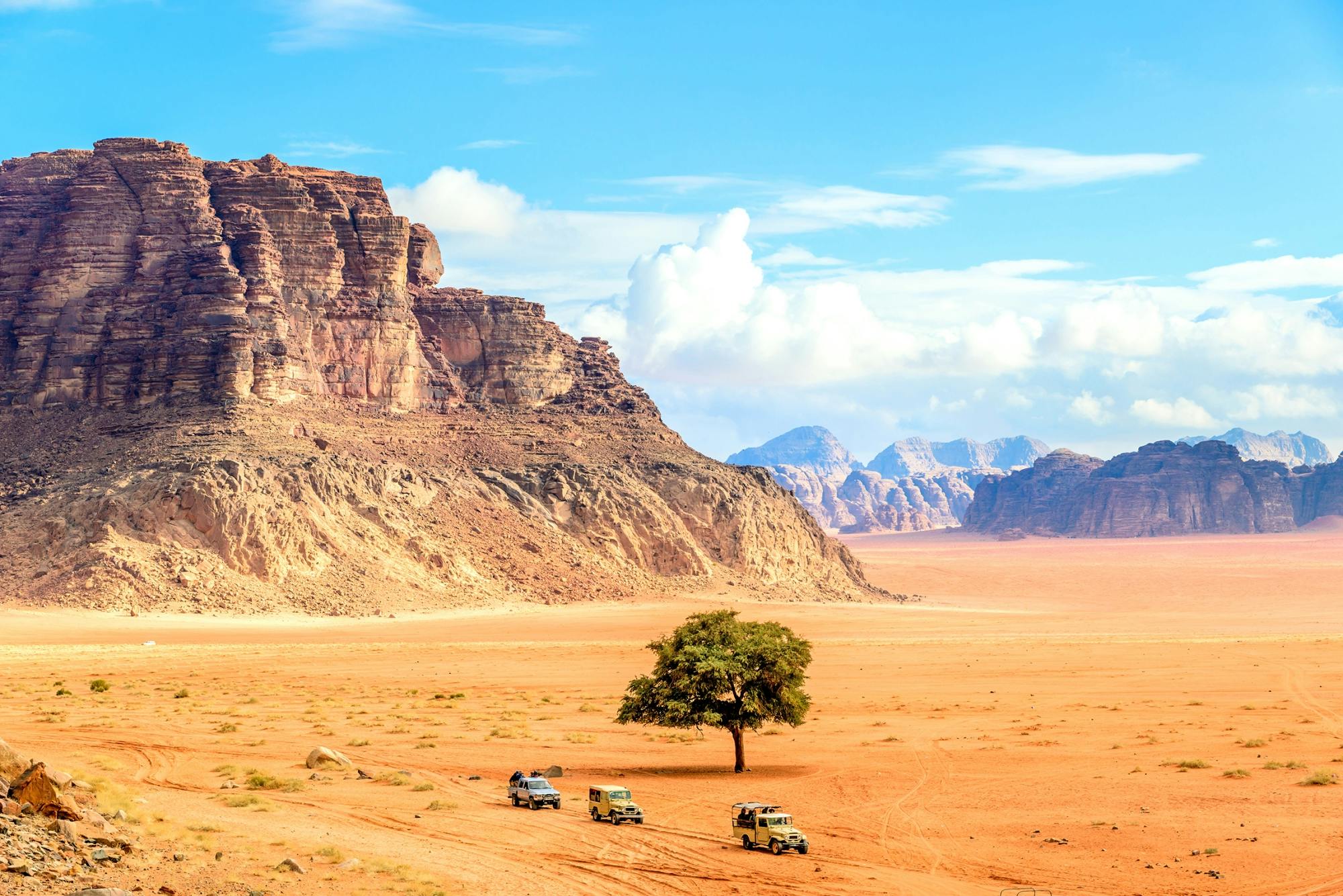Excursión privada en jeep al atardecer en Wadi Rum desde Aqaba