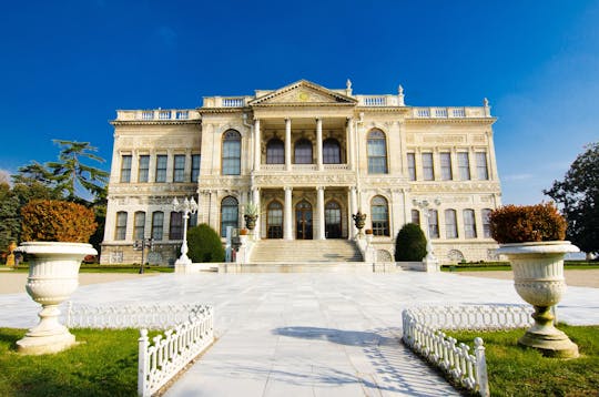 Istanbul: Spice Bazaar, Dolmabahce and Topkapı Palace tour with lunch