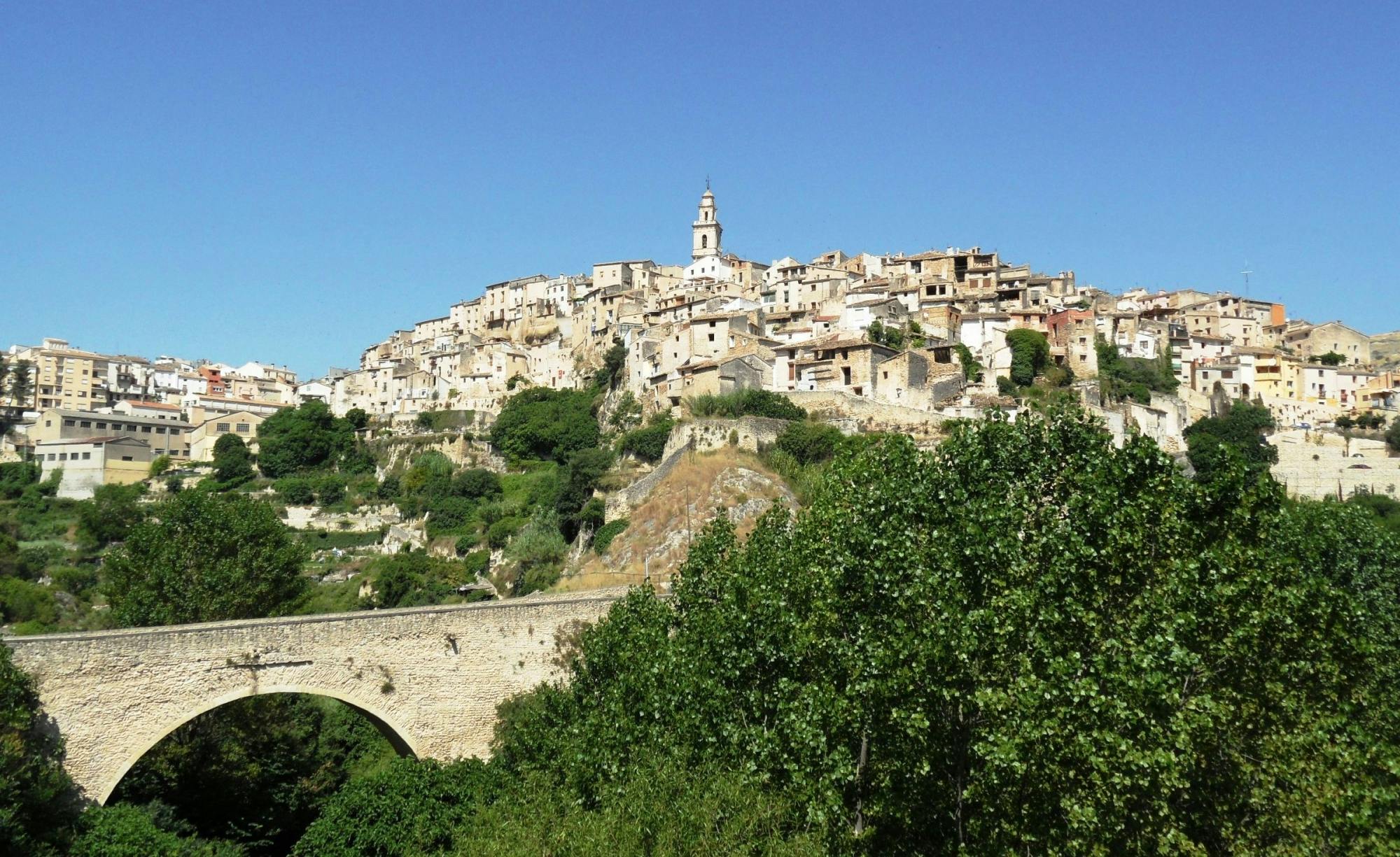 8-hour guided tour of Bocairent and the Islamic labyrinth Valencia from Alicante