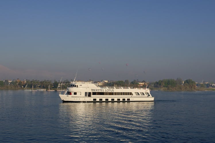 Nile cruise to Dendera from Luxor with guided tour and buffet
