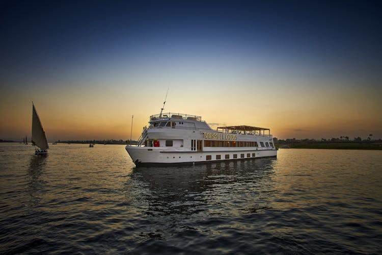 Nile cruise to Dendera from Luxor with guided tour and buffet