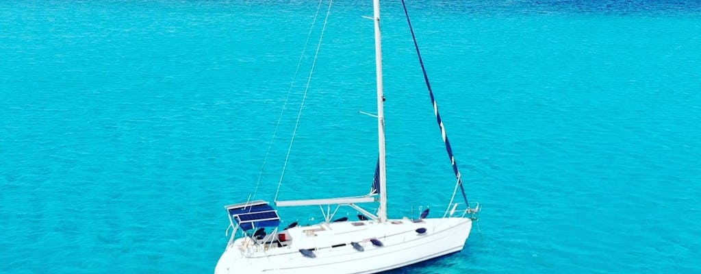 Excursion en bateau privé autour de Palma avec boissons non alcoolisées et collations