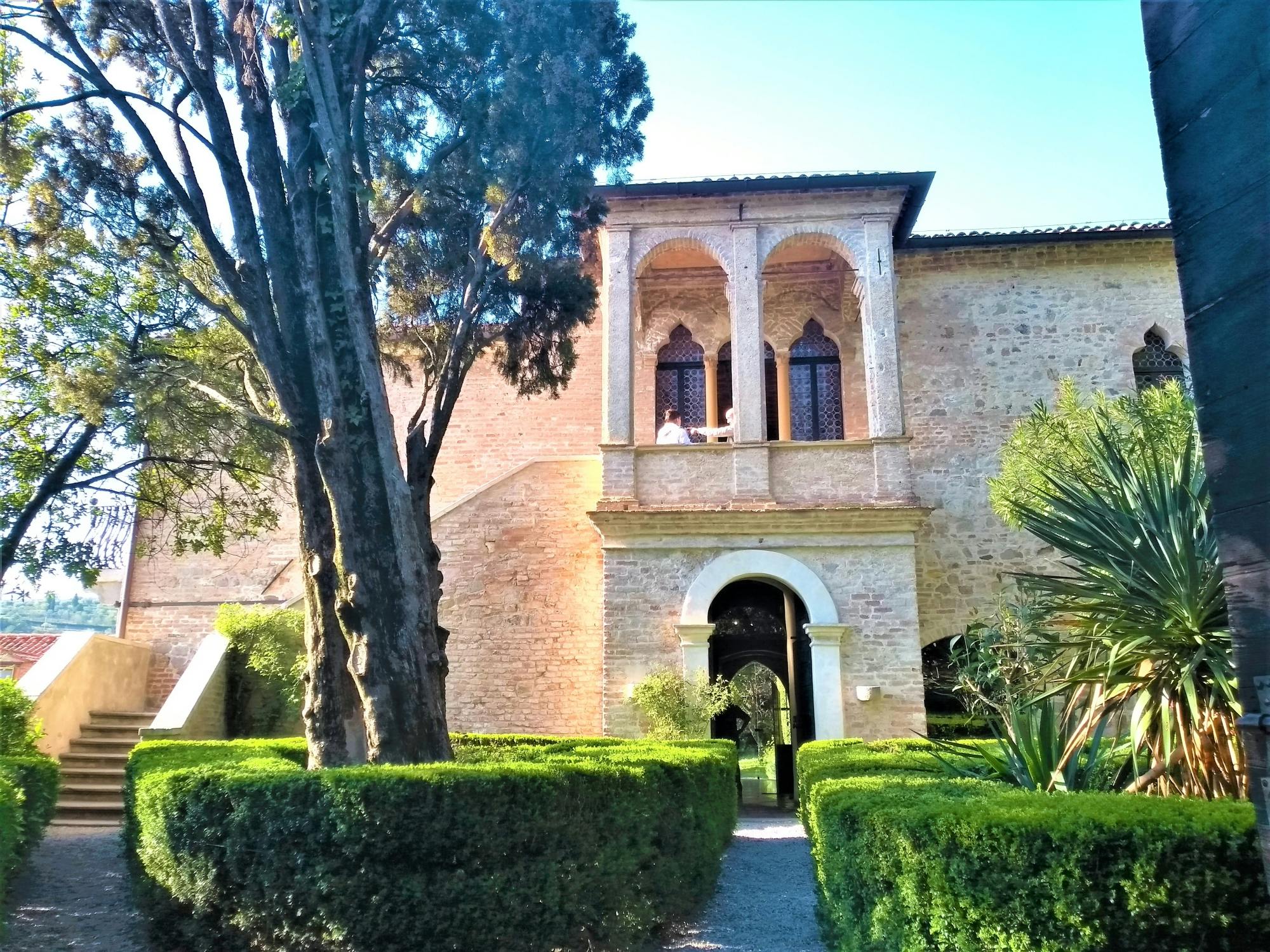 Tour zum mittelalterlichen Dorf Arquà Petrarca ab Venedig