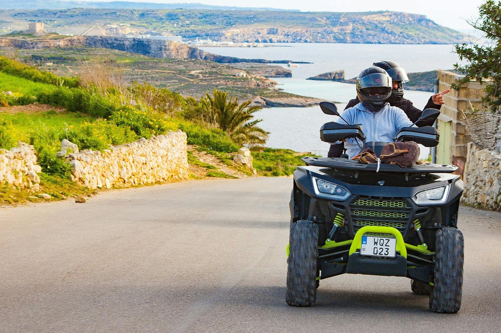 Passeio de quadriciclo pela ilha de Gozo