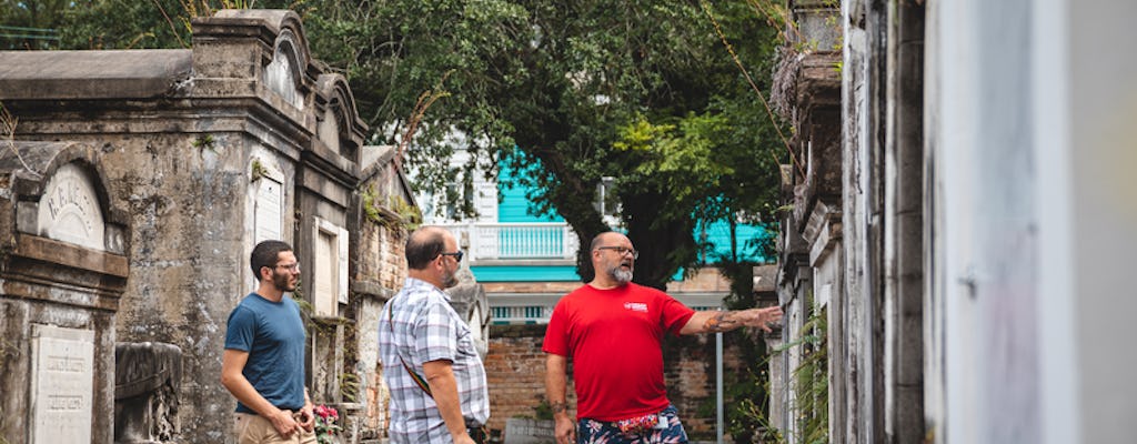 New Orleans Garden District small group guided walking tour