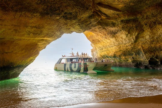 Excursion guidée en bateau vers les grottes et le littoral depuis Albufeira