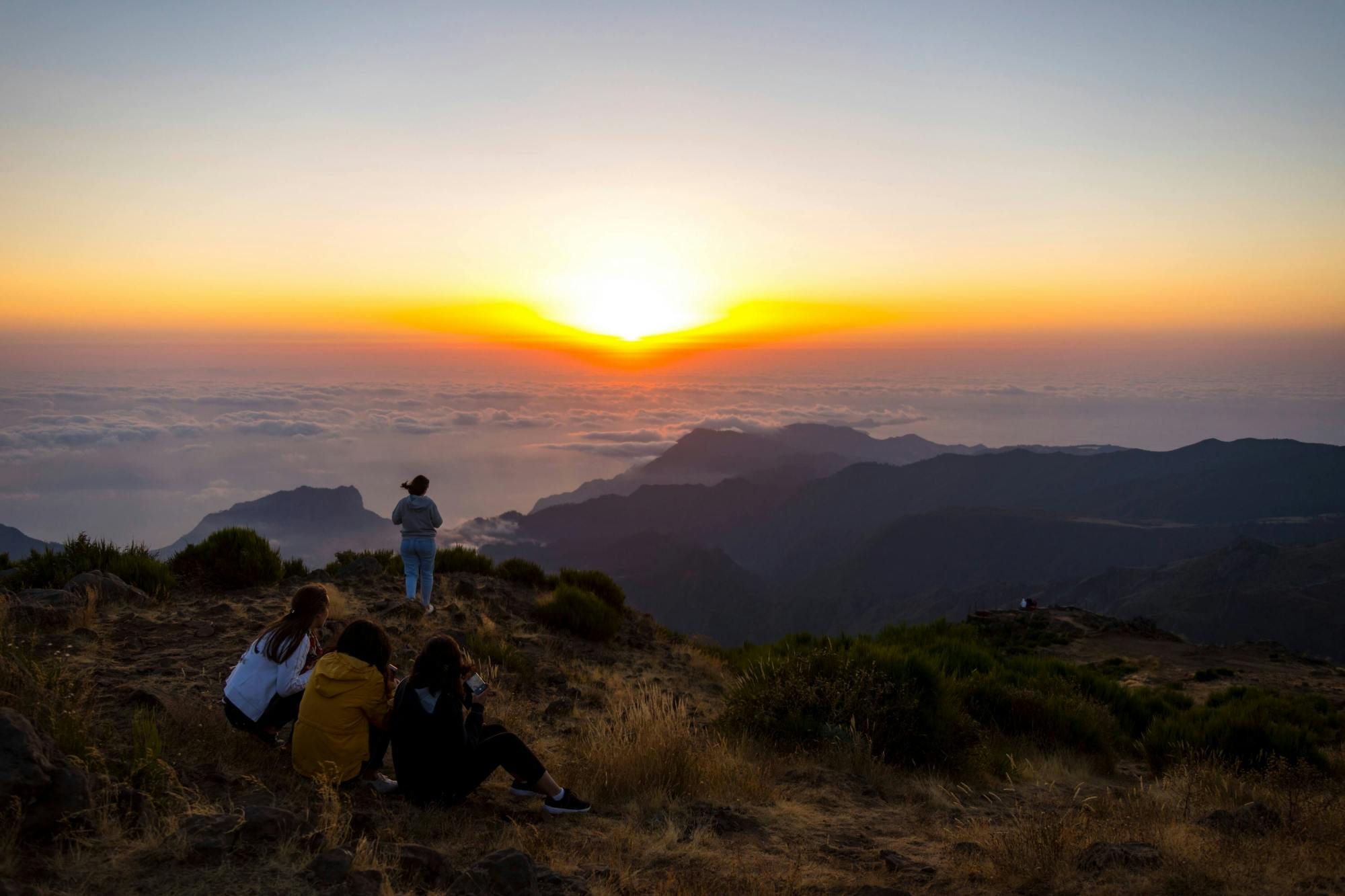 Pico do Arieiro Sunrise Tour with Local Breakfast